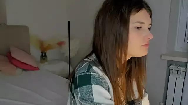 Laura_Leee from StripChat is Freechat