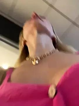 LauraDavis from StripChat is Freechat