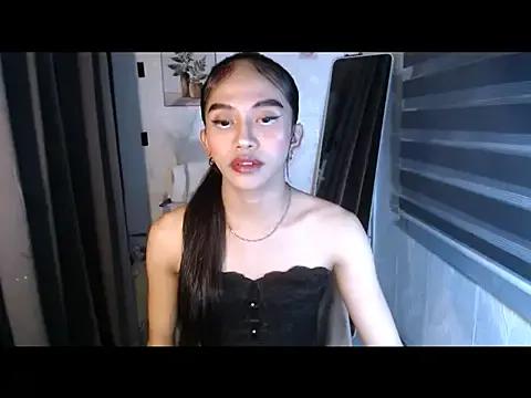 LauraSoHot from StripChat is Freechat