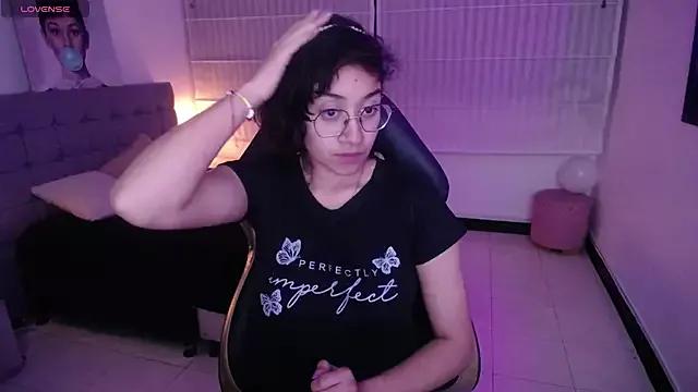 Lili_Gomez_ from StripChat is Freechat