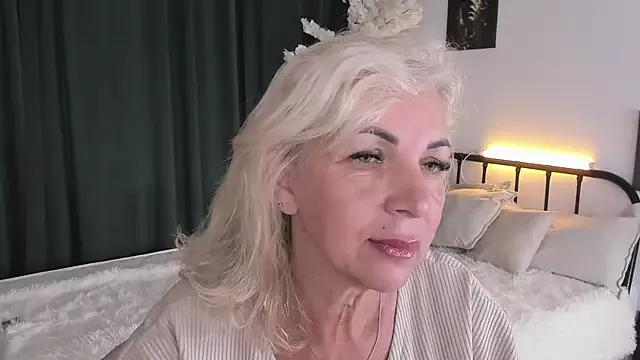 LiliaMoons from StripChat is Freechat