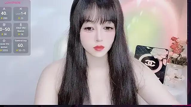 LiLiLily from StripChat is Freechat