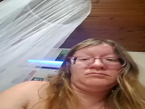 Lilirose-63 from StripChat is Freechat