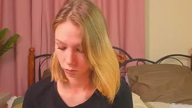 LilyVoise from StripChat is Freechat