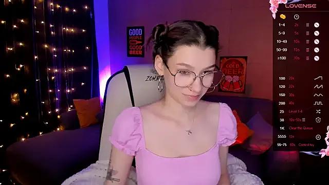 LinaBlossom_ from StripChat is Freechat