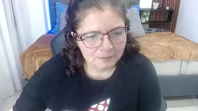 Linda_banks_ from StripChat is Freechat
