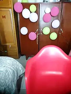 Linda_Saenz_ from StripChat is Freechat