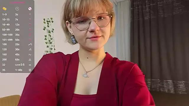 LinetteHey from StripChat is Freechat