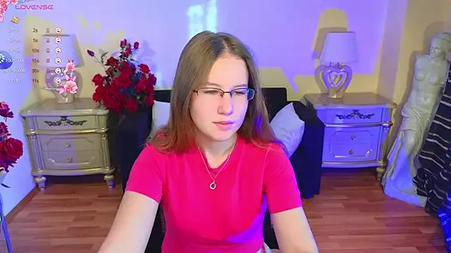 Lisa_Roses from StripChat is Freechat