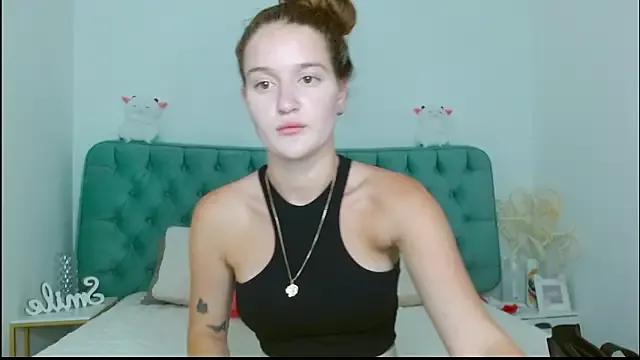 little__cut1e from StripChat is Freechat
