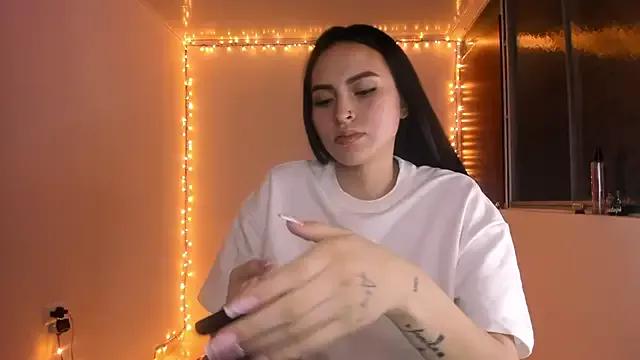 Little__Linda from StripChat is Freechat