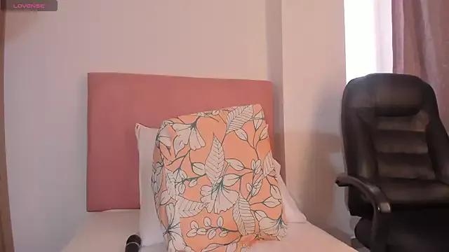 loise_gomez from StripChat is Freechat