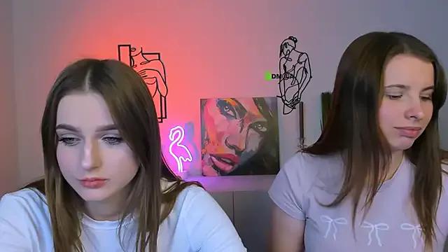 lola_swon from StripChat is Freechat