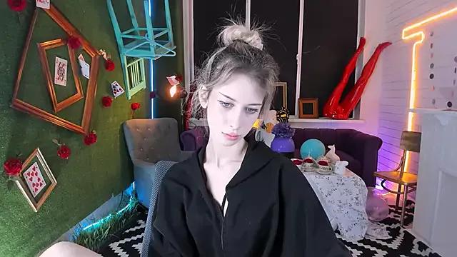 LoriTori from StripChat is Freechat