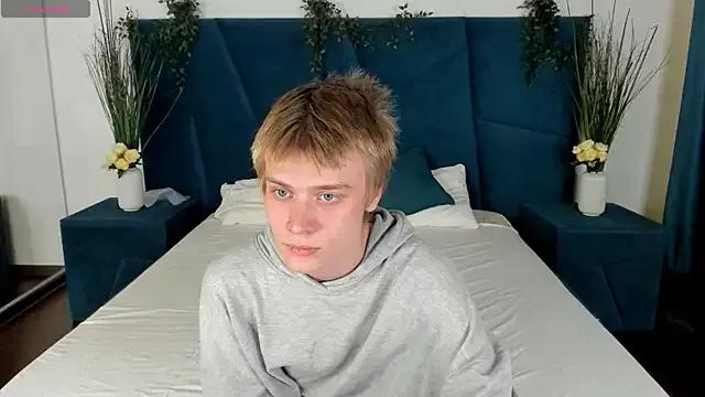 louie_evans from StripChat is Freechat