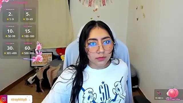 LoveLyy- from StripChat is Freechat