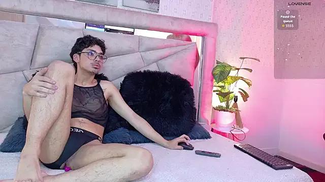 LucayLeo from StripChat is Freechat
