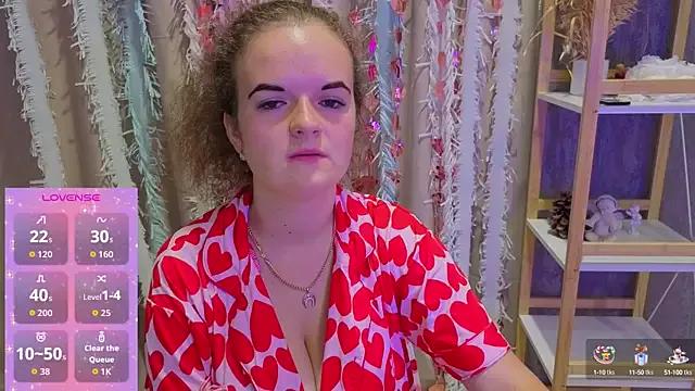 Luisa_Rosee from StripChat is Freechat