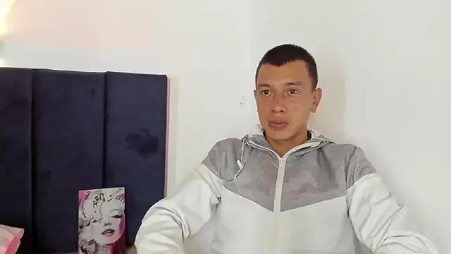 LunaAndAxeel from StripChat is Freechat