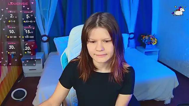 Lunamytrend from StripChat is Freechat
