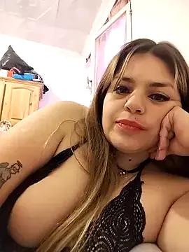 Lunitacurvy from StripChat is Freechat