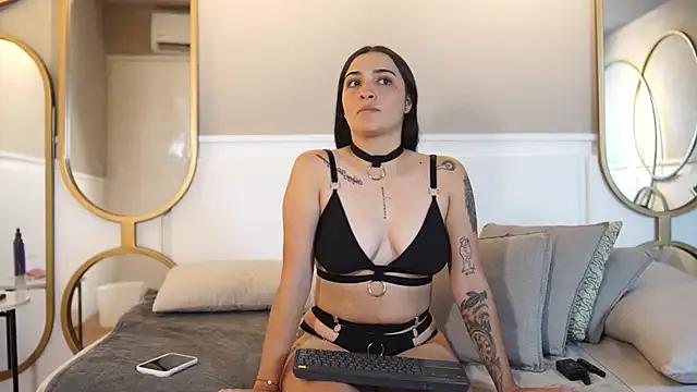 Lunna_Velvet from StripChat is Freechat