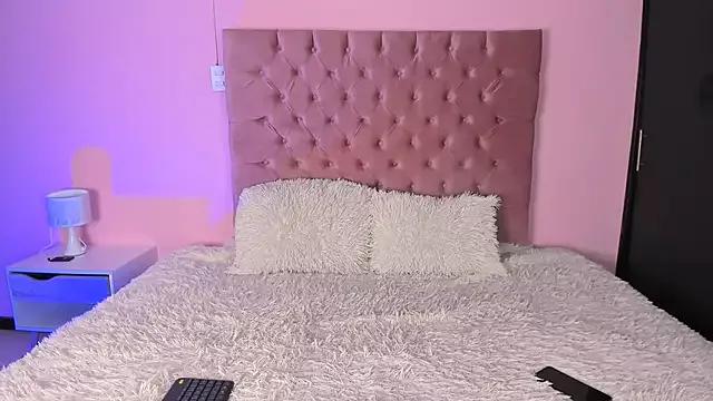 MadeleinPetit from StripChat is Freechat