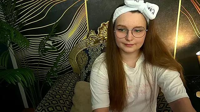 MagicPeachh_ from StripChat is Freechat