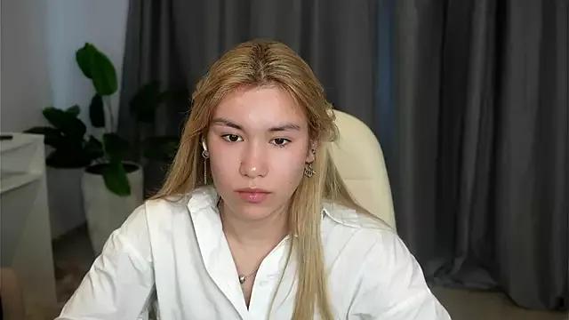 MariamCrissey from StripChat is Freechat