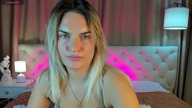 Marie_Ellie from StripChat is Freechat