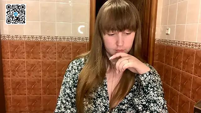 MaroonMoon_ from StripChat is Freechat