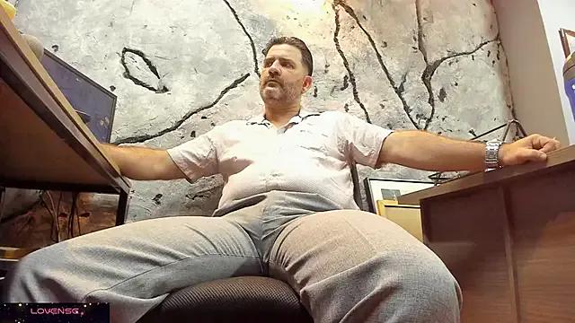 Maxi_thebig_daddy from StripChat is Freechat