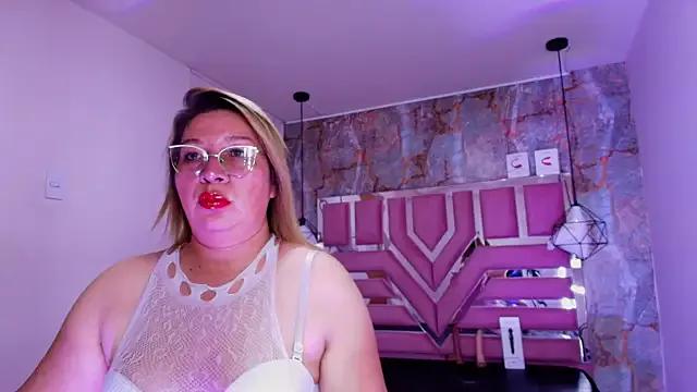 MaylinRosse_ from StripChat is Freechat