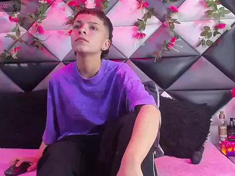 Megan_Thompson_ from StripChat is Freechat