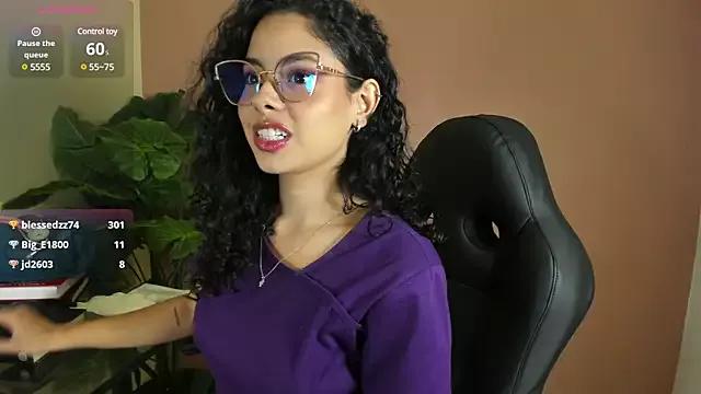 MelanieWillians from StripChat is Freechat