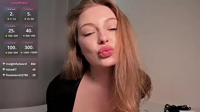 mercedescutee from StripChat is Freechat