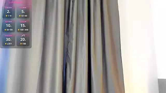 MiaBecky from StripChat is Freechat