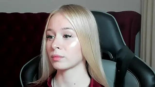 MiaGraces from StripChat is Freechat