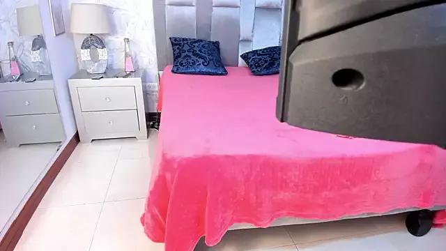 MicaelaGrey from StripChat is Freechat