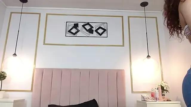 MichelleLebron from StripChat is Freechat