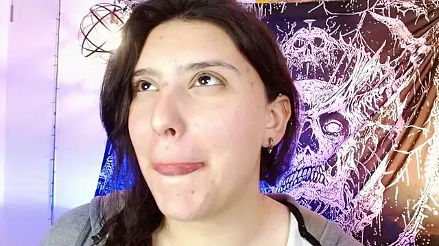 mikaskullcs from StripChat is Freechat