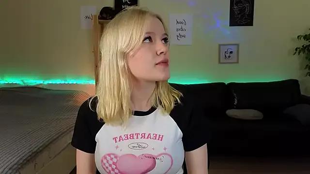 Mila_Lioness from StripChat is Freechat