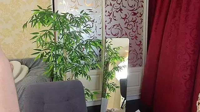 Mila_Lioness from StripChat is Freechat