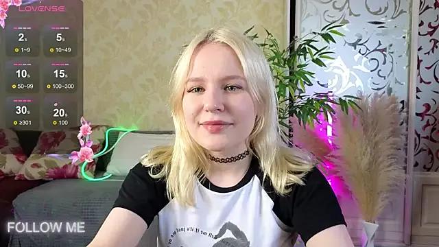 Mila_Lioness from StripChat is Freechat