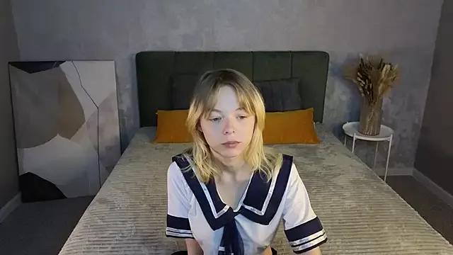 MillaHolt from StripChat is Freechat