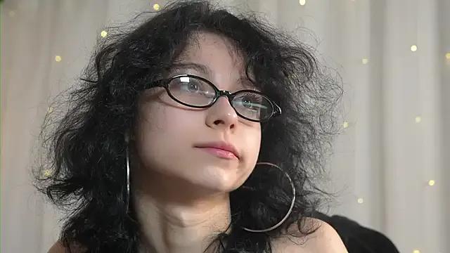 MimiLicks from StripChat is Freechat