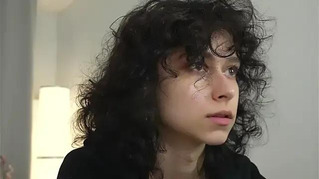 MimiLicks from StripChat is Freechat