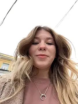 Mimiumuy from StripChat is Freechat