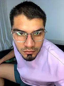 mirallesandbig from StripChat is Freechat