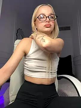 miss_blondiee from StripChat is Freechat